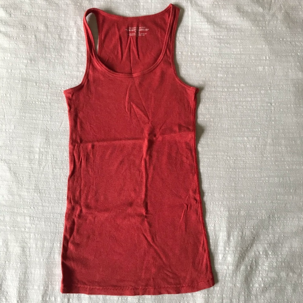 Victoria’s Secret - red ribbed tank top